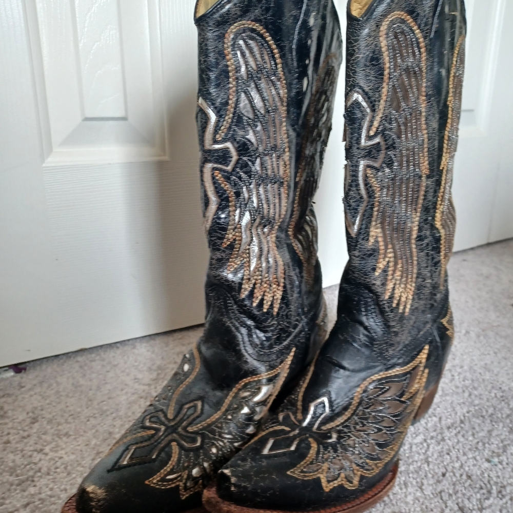 Corrall Winged Cross Western Boot